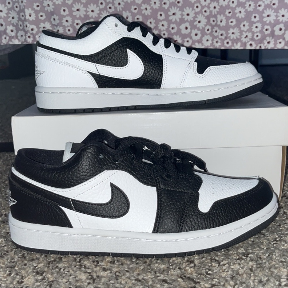 WOMENS AIR JORDAN 1 LOW SE